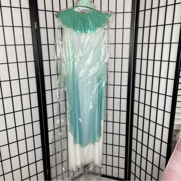 Cleopatra Costume - Picture 7 of 10